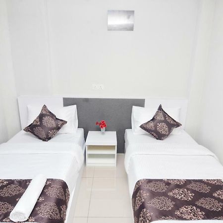 K Vila Hotel 숭가이페타니 외부 사진