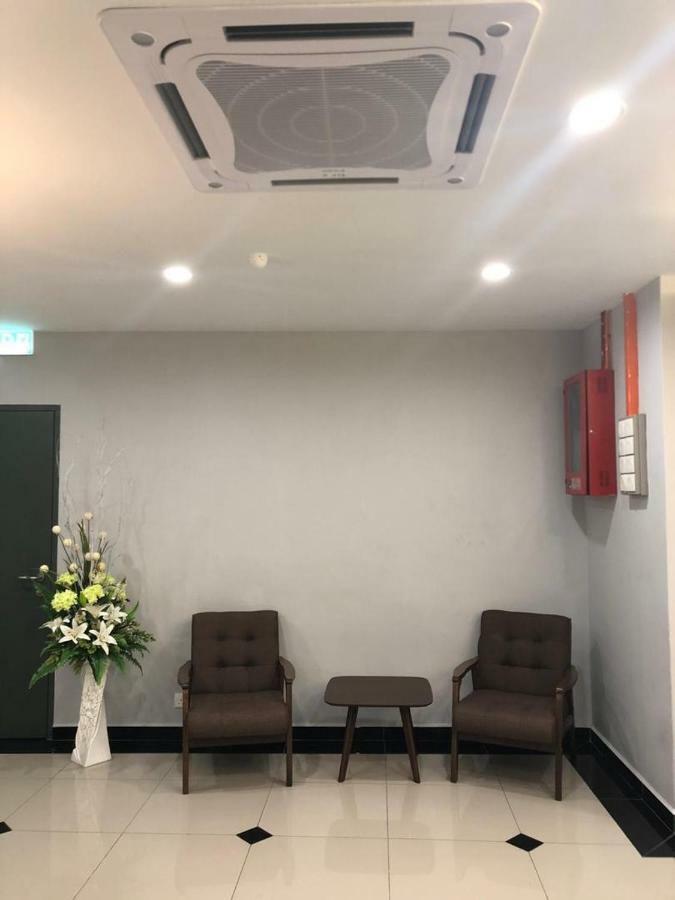 K Vila Hotel 숭가이페타니 외부 사진
